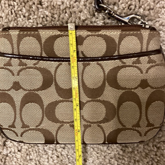 Coach wristlet - Picture 5 of 6
